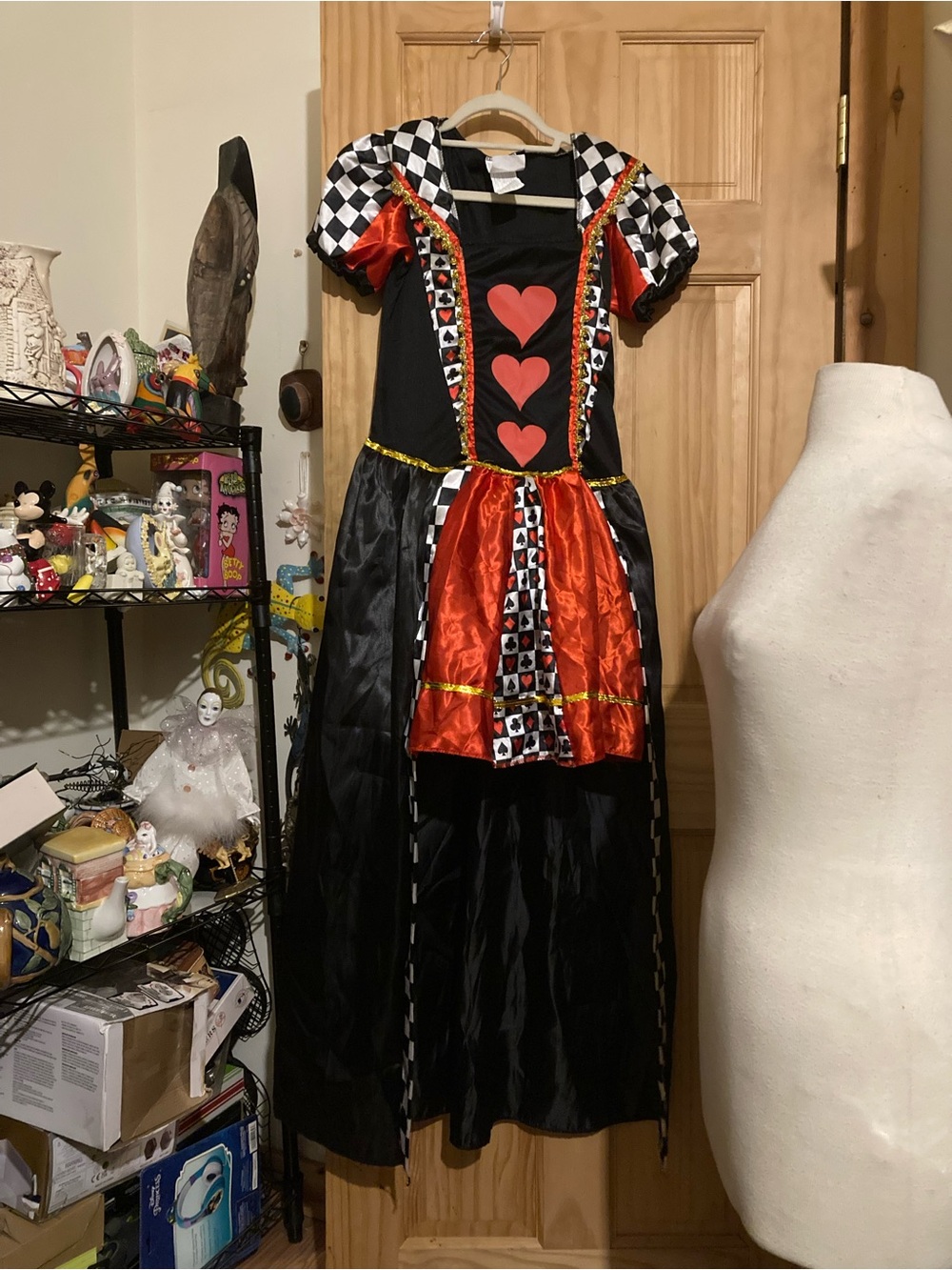 Queen of Hearts adult Halloween costume/cosplay
